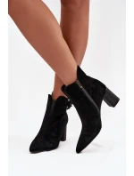 Semišové čižmy na podpätku so zdobením D&A CR52-686 Black Semišové čižmy na podpätku so zdobením D&A CR52-686 Black