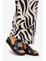 Klapki Damskie Na Koturnie Eko Skórzane Z Ozdobą Czarne Sarela