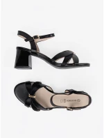 Klasické dámske sandále čiernej farby na širokom podpätku Klasické dámske sandále čiernej farby na širokom podpätku