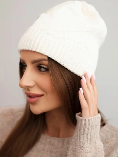 Dámska zimná vlnená čiapka s pruhovaným vzorom K471 ecru