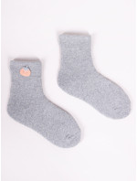 Yoclub Dievčenské froté ponožky s 3D prvkom 3-Pack SKF-0008G-000B Viacfarebné