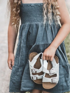 Sandałki Dziecięce Na Korkowej Platformie Zapinane Na Rzep Szare Rorria