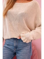 Dámsky mohérový sveter s volánovými rukávmi a výrezom na chrbte béžovej farby