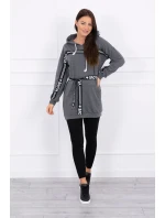 Šaty zdobené páskou grafitovej farby