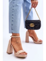 Modne Zamszowe Sandałki Na Kwadratowym Obcasie Beżowe Merila