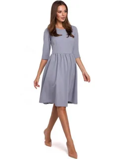 Dámske priliehavé šaty s naberaným pásom K010 sivé - Moe