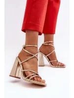 Sandále na podpätku model 193938 Krok vo veľkom štýle