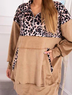 Velúrové šaty s ťavou leopardou potlačou