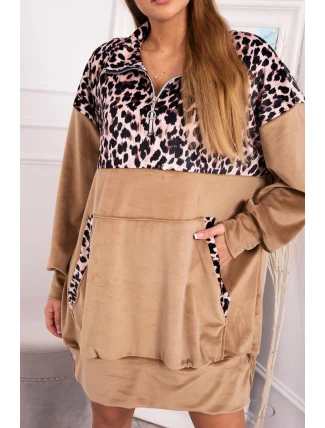 Velúrové šaty s ťavou leopardou potlačou