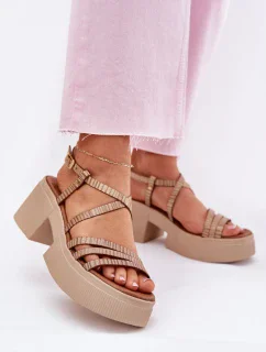 Sandále na podpätku model 214994 Vykročte štýlovo