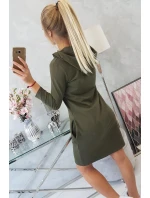Šaty s kapucňou a khaki vreckami