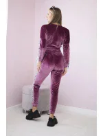 Velúrová súprava s nápisom Queen tmavo ružová