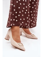 Dámske lodičky na širokom podpätku s ozdobnou prackou Seriva - béžové Dámske lodičky na širokom podpätku s ozdobnou prackou Seriva - béžové