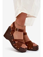 Dámské sandály na platformě se zlatými přezkami Camel Velvra