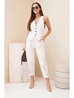 Dámsky elegantný set s vestou na gombíky a nohavicami béžovej farby