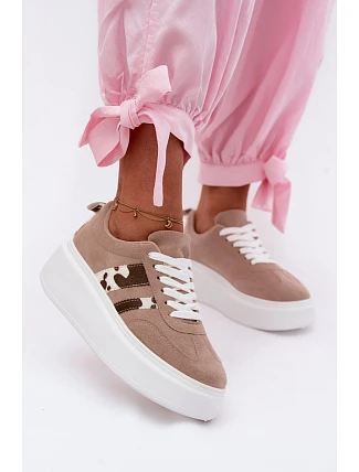 Dámske tenisky na pevnej platforme s aplikáciou z umelého semišu Beige Averin Dámske tenisky na pevnej platforme s aplikáciou z umelého semišu Beige Averin