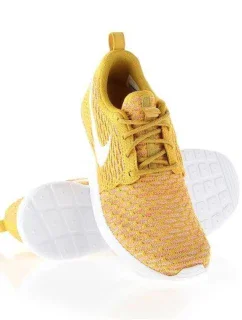Dámske topánky Rosherun Flyknit W 704927-700 - Nike