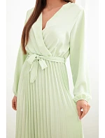 Šaty so skladaným spodným dielom jablko