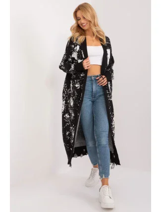 Zapínanie svetra model 194216 Badu