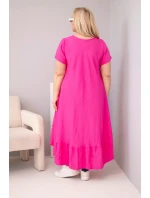 Dámske plus size šaty s krátkymi rukávmi a volánom z ľahkej viskózy vo fuchsiovej farbe Dámske plus size šaty s krátkymi rukávmi a volánom z ľahkej viskózy vo fuchsiovej farbe
