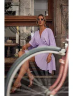 M785 Roztiahnuté mini šaty - fialové