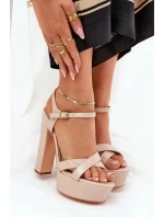 Sandały Damskie Na Wysokim Słupku I Platformie Lakierowane Beżowe Jovenes