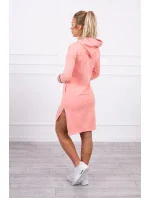 Šaty s dlhším chrbtom a farebnou marhuľovou potlačou