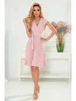 WENDY - Dámske plisované šaty v púdrovo ružovej farbe s preloženým obálkovým výstrihom 385-1