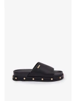 Dámske papuče na platforme s cvočkami Big Star - čierne