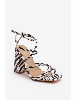 Modne Sandały Na Obcasie Biało-Czarne Josette