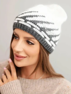 Dámska zimná vlnená čiapka s geometrickým vzorom a kamienkami K469 biela