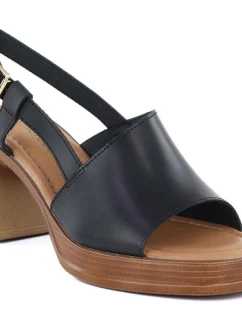 Dámske čierne sandále na podpätku Potocki 54324