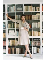 B255 Zavinovacie šaty so šálovým golierom - béžové B255 Zavinovacie šaty so šálovým golierom - béžové