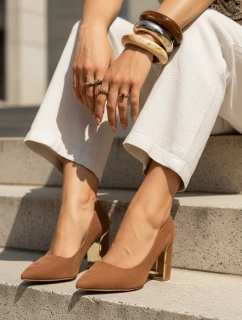 Dámske semišové lodičky na podpätku svetlohnedej farby FashionStreet ZY1397