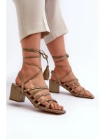 Wiązane Sandały Na Niskim Obcasie Ozdobione Ćwiekami Zielone Chrisele