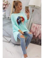 Oversize blúzka s dúhovou potlačou pier vo farbe mint Oversize blúzka s dúhovou potlačou pier vo farbe mint
