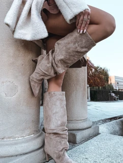 Vlněné kozačky na jehlovém podpatku z eko semiše zateplené béžové Mavella