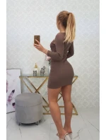 Šaty s ozdobnými gombíkmi mocca