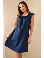 Dámske bavlnené šaty s nariaseným výstrihom a volánom námornícka modrá Dámske bavlnené šaty s nariaseným výstrihom a volánom námornícka modrá