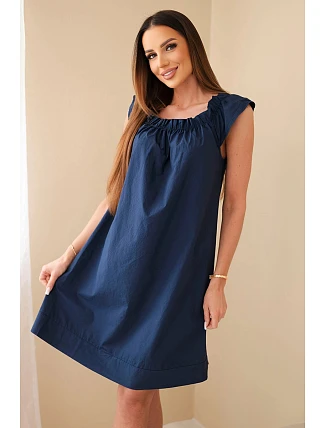 Dámske bavlnené šaty s nariaseným výstrihom a volánom námornícka modrá Dámske bavlnené šaty s nariaseným výstrihom a volánom námornícka modrá