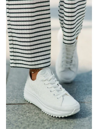 Trampki Damskie Z Haftem Na Platformie Lee Cooper LCW-25-31-3465L Białe