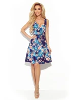 Dámske trapézové šaty s výstrihom a vzorom ružových kvetov na tmavo modrom pozadí 377-2