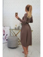 Šaty s ozdobným pásikom a nápisom mocca