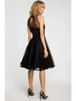 M148 Večerné šaty ku kolenám so sieťovaným sedlom - čierne