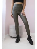 Zateplené nohavice z ekokože v khaki farbe