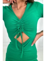 Rebrované šaty s viazaným výstrihom zelené