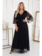 654-5 Dlhé lesklé plus size šaty s výstrihom a priehľadnými rukávmi - čierne