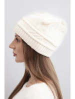 Dámska zimná čiapka z vlny a s pleteným vzorom K428 light beige