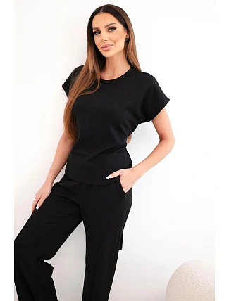 Dámsky mäkký pletený set s blúzkou s krátkym rukávom a širokými nohavicami čiernej farby