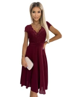 381-5 LINDA - Šifónové šaty s čipkovým výstrihom - Bordeaux